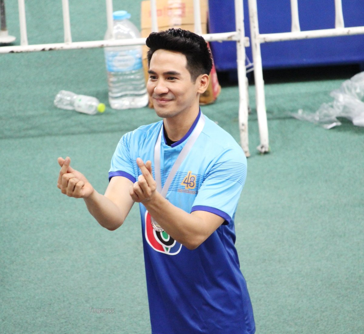 Tingnoyyy's tweet photo. ใจบางมากเว่อออออ..มีถอดเสื้อโชว์อี๊กกก😝 #wewillloveyou https://t.co/Gwhpn8wX68