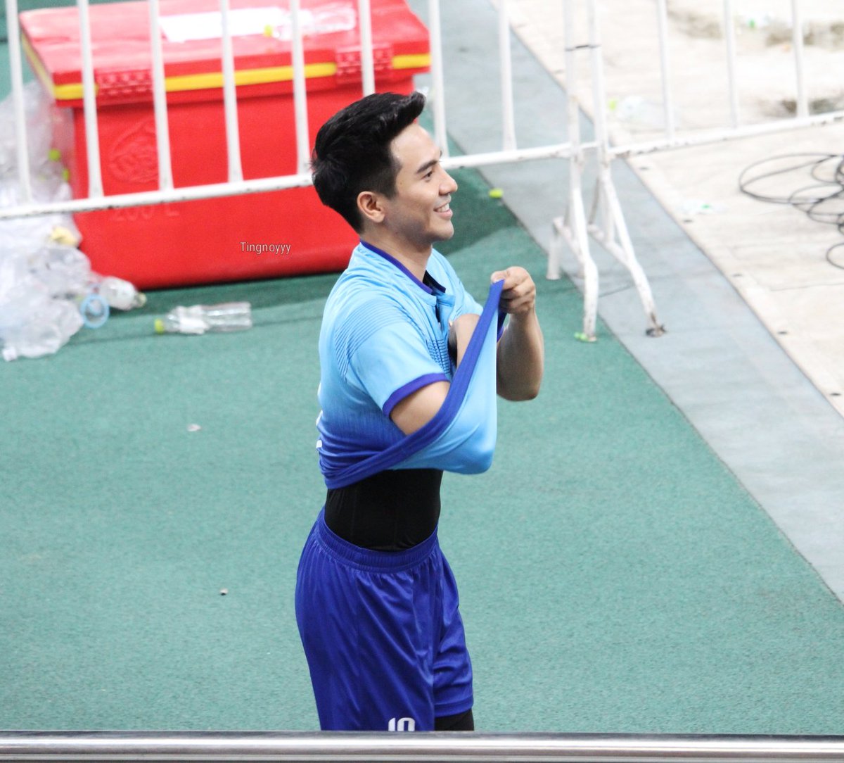 Tingnoyyy's tweet photo. ใจบางมากเว่อออออ..มีถอดเสื้อโชว์อี๊กกก😝 #wewillloveyou https://t.co/Gwhpn8wX68