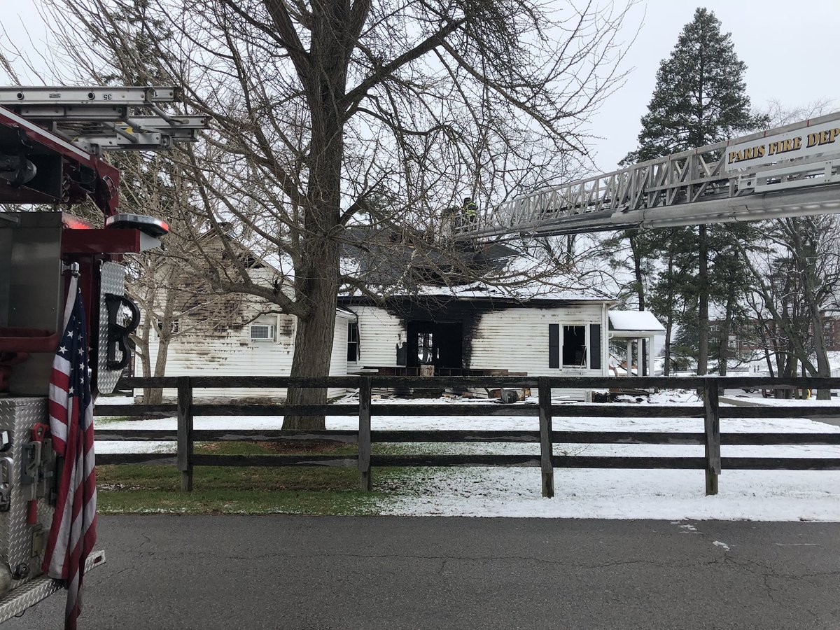_LaurenMinor's tweet photo. Officials say a juvenile is in custody this morning after allegedly setting a fire inside the Continuous Learning Center, located on Bourbon Co. High School’s campus. It happened around 10:30 last night, but officials say the fire sparked again around 3:30 this morning. @WKYT https://t.co/LogrBzyOVZ