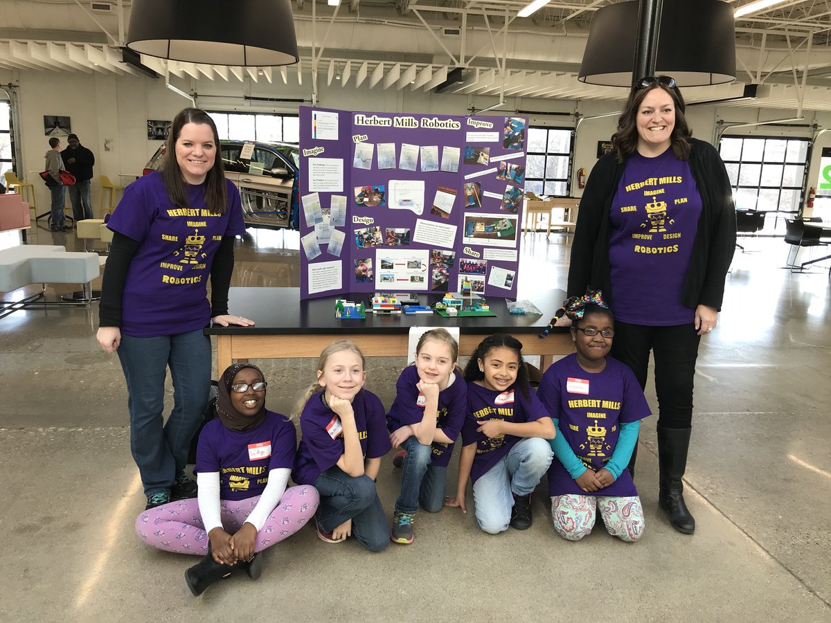 MsMEWeeks's tweet photo. #HMRobotics team photo @ReynSchools #reynproud #ProudPrincipal #WeRSTEM @HMSTEMtigers @MrsForino @MissMcMannis https://t.co/kvpO3eFxxD