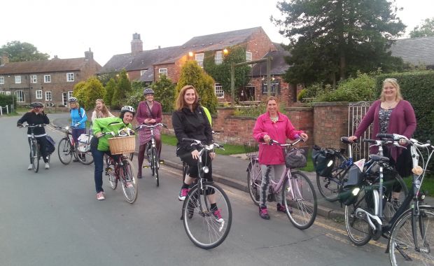 ActiveAtWorkCD's tweet image. 🚴🚴 New research finds cycling can hold back the effects of ageing and rejuvenate the immune system! 

So what are you waiting for get on your bike this weekend and discover the beauty County Durham has to offer 🚵☀️

Read more 👉 theguardian.com/lifeandstyle/2…