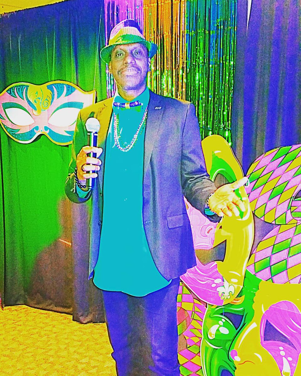 AlvinBell1's tweet photo. Singer/Management professional Alvin Bell host the 2018 AT&T Town Hall Meeting! Mardi gras was the theme this year! #attcareers #MardiGras #host #klassicman https://t.co/sroEv8pVeA
