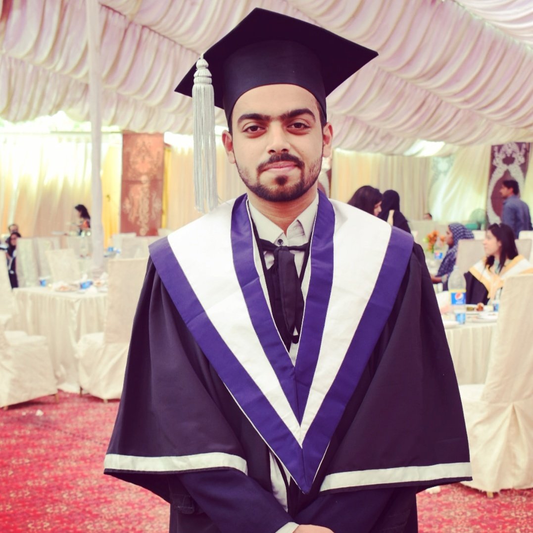 Its_RQ's tweet photo. #NewProfilePic
#Convocation_2018 https://t.co/9tDXoTYY37