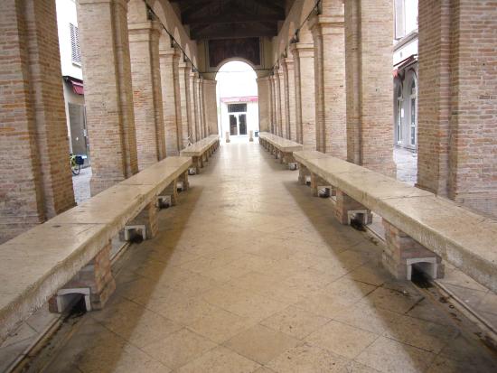 MUERMonument's tweet photo. La vecchia pescheria è uno dei luoghi più pittoreschi e caratteristici della città di #Rimini. #MUERMonument #monumentiitaliani #lavecchiapescheria #Buonamici https://t.co/ohDaYdiUop