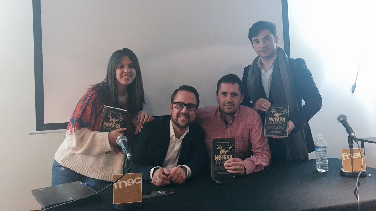 imanolsanchez's tweet photo. 📚 Ayer adquirimos en @Fnac_ESP de #Zaragoza el nuevo libro de @sherpapersonal 📖 #MofetaBranding https://t.co/DTuR3GZnMN