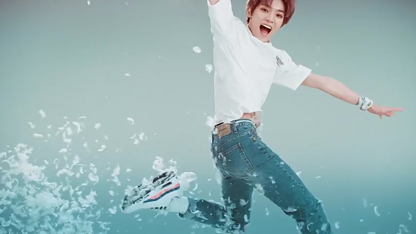 ladymeowww_'s tweet photo. His body is so small !!
#NCT2018 #ํ์ฉ #TAEYONG #NCT #NCTTOUCH #TOUCH #NCT127 https://t.co/xiUJiDa1F7
