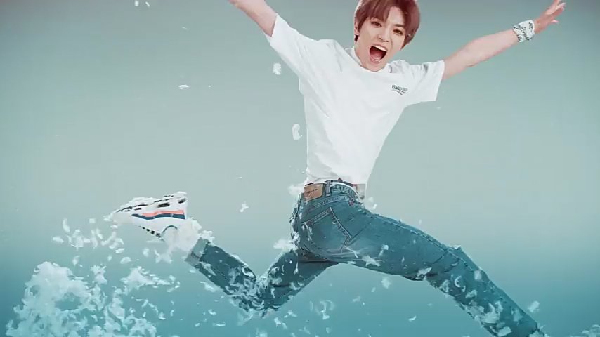 ladymeowww_'s tweet photo. His body is so small !!
#NCT2018 #ํ์ฉ #TAEYONG #NCT #NCTTOUCH #TOUCH #NCT127 https://t.co/xiUJiDa1F7