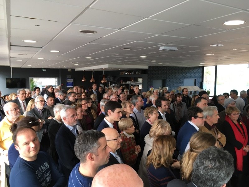 Arnaud_Pericard's tweet photo. Merci d'ĂȘtre venus si nombreux rencontrer l'asso #UPSG, lieu d'Ă©changes entre habitants et Ă©quipe municipale pour parler des #enjeux locaux. Notre ambition, @StGermainLaye, sa forĂȘt, son systĂšme Ă©ducatif, son Ă©conomie, son ouverture au monde, ses transports, sa qualitĂ© de vie. https://t.co/XNT6eRfBF0
