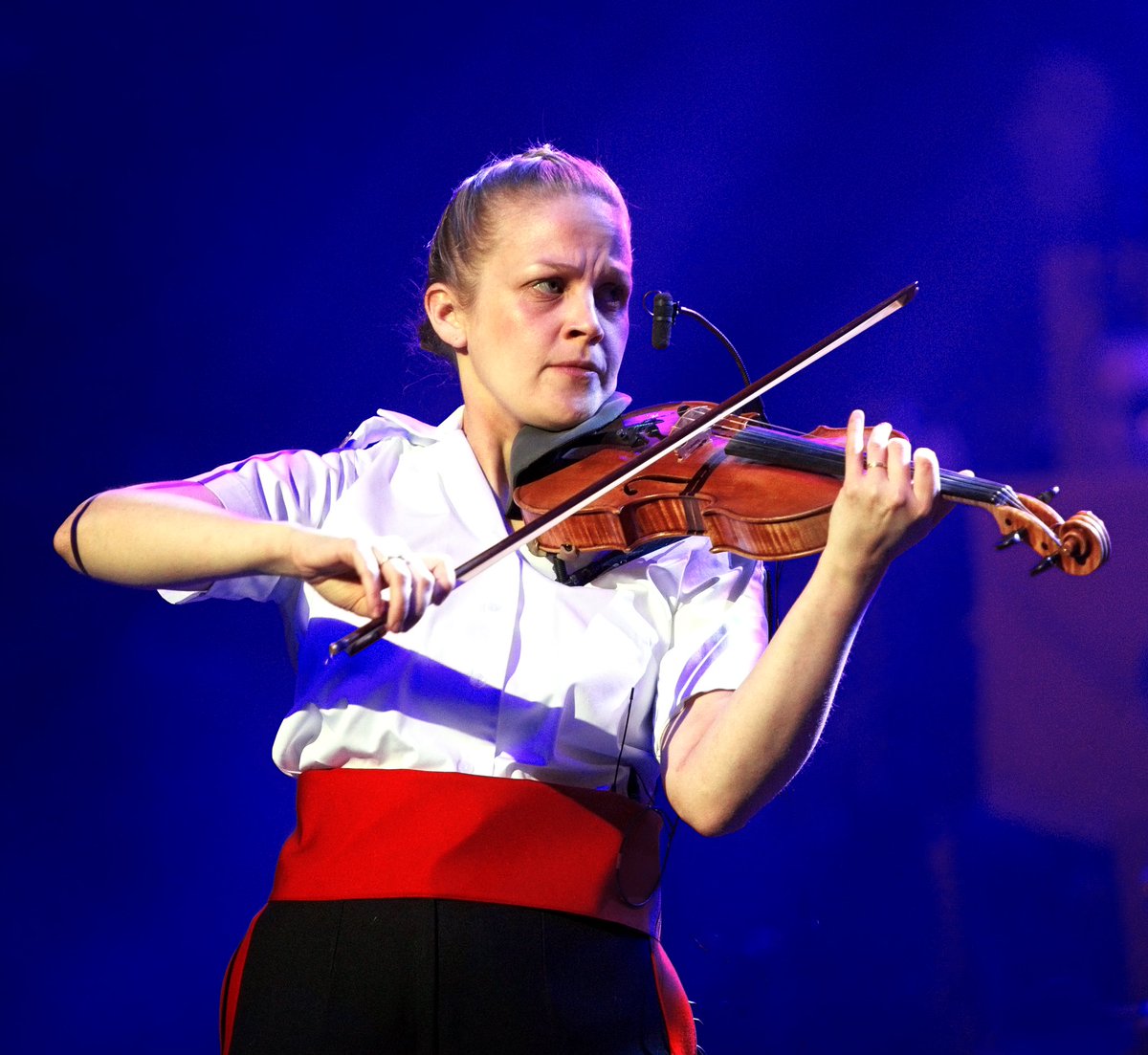 RMBandService's tweet photo. You can watch the entire Mountbatten Festival of Music 2018 live tonight on the Royal Marines YouTube channel! https://t.co/YJvR9C0FmH https://t.co/KDRj2EnnHt
