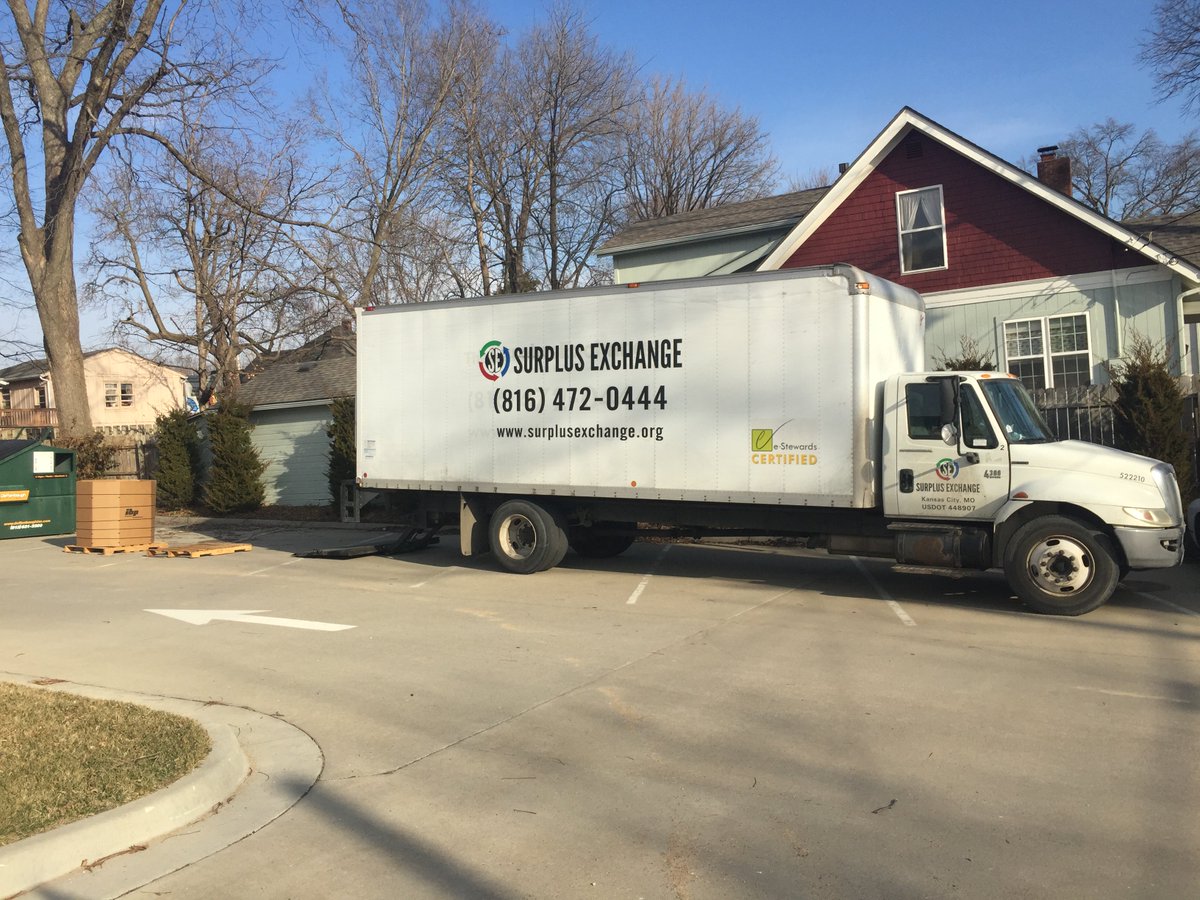 TheSurpExchange's tweet photo. We are out at the Bonner Springs Library collecting electronics from 9am-12pm https://t.co/UWtXvEJL0R