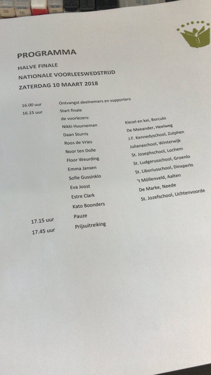 Kato in de halve finale van de nationale voorleeswedstrijd. Spannend.