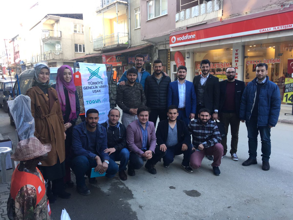 tugvaesme's tweet photo. Türkiye Gençlik Vakfı Bölge sorumlumuz İsmail EVLEK ve ekibi  Tügva  Eşme ilçe  yönetimimizi ziyaret ettiler.
@tugvaesme 
@tugva https://t.co/vVathvGYj9