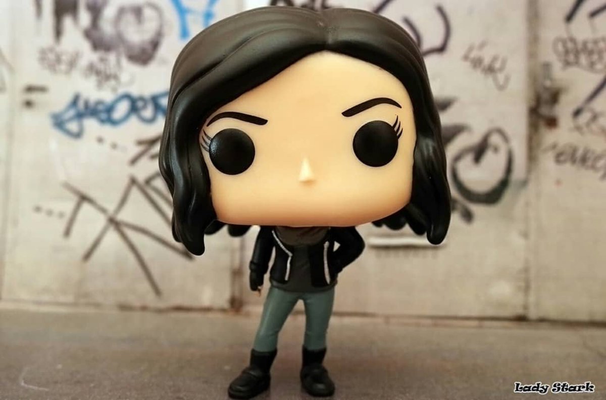 elQoleccionista's tweet photo. 🤜🏼
RT si estás viendo (o vas a ver) la 2ª temporada de @JessicaJones 
© foto: https://t.co/4VdXshA9eC #FunkoPOP #VuestrasFotos #Marvel #JessicaJones #Netflix #Disney https://t.co/0B0zmcOWuu