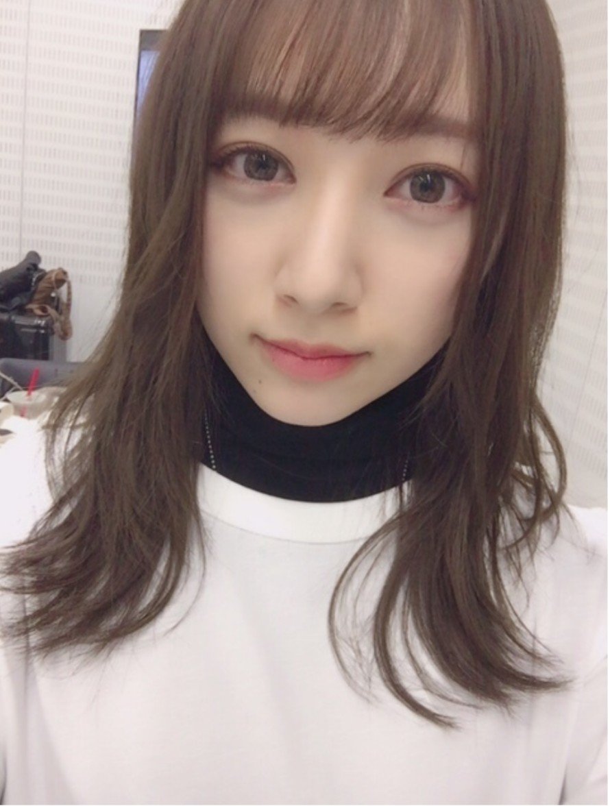 muzepa's tweet photo. 推しが安定の低座高につき、前席出演者に隠れるからワイプで抜かれ嬉し😏前髪どちらも良きですよ✨
佐藤の日ですね♪

#欅坂46
#佐藤の日
#佐藤詩織 https://t.co/ShXSSbOhwv