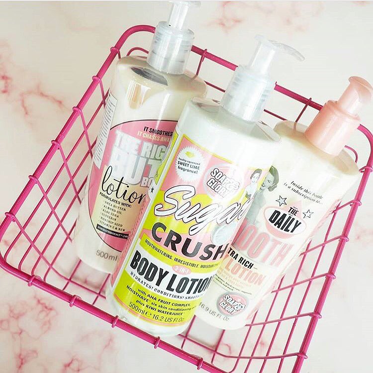 ThePhormery's tweet photo. CUSTOMER PHOTO
Thank you to @SoapandGlory who recently bought some of our #BBLBOARDS β’ This was shot on our RASPBERRY RIPPLE backdrop β’ Thanks for sharing guys! #productphotography #lifestylephotography #backdrops https://t.co/A2xHjyDFPy #photostyling #beautybloggers #mybbl https://t.co/9BKHiVa7Sy