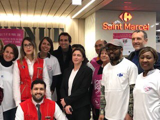 news_carrefour's tweet photo. Bravo et merci aux bénévoles qui s'engagent auprès des @restosducoeur. 10 ans de partenariat @DanoneFR &amp; @CarrefourFrance https://t.co/c3Ya4qd0T8