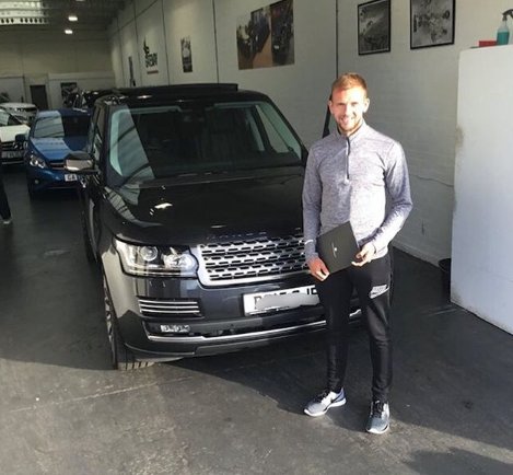 VipGateway02's tweet photo. Always good to see Jordan Rhodes down at VIP Gateway. Enjoy the new motor! https://t.co/nhnAzqGraV