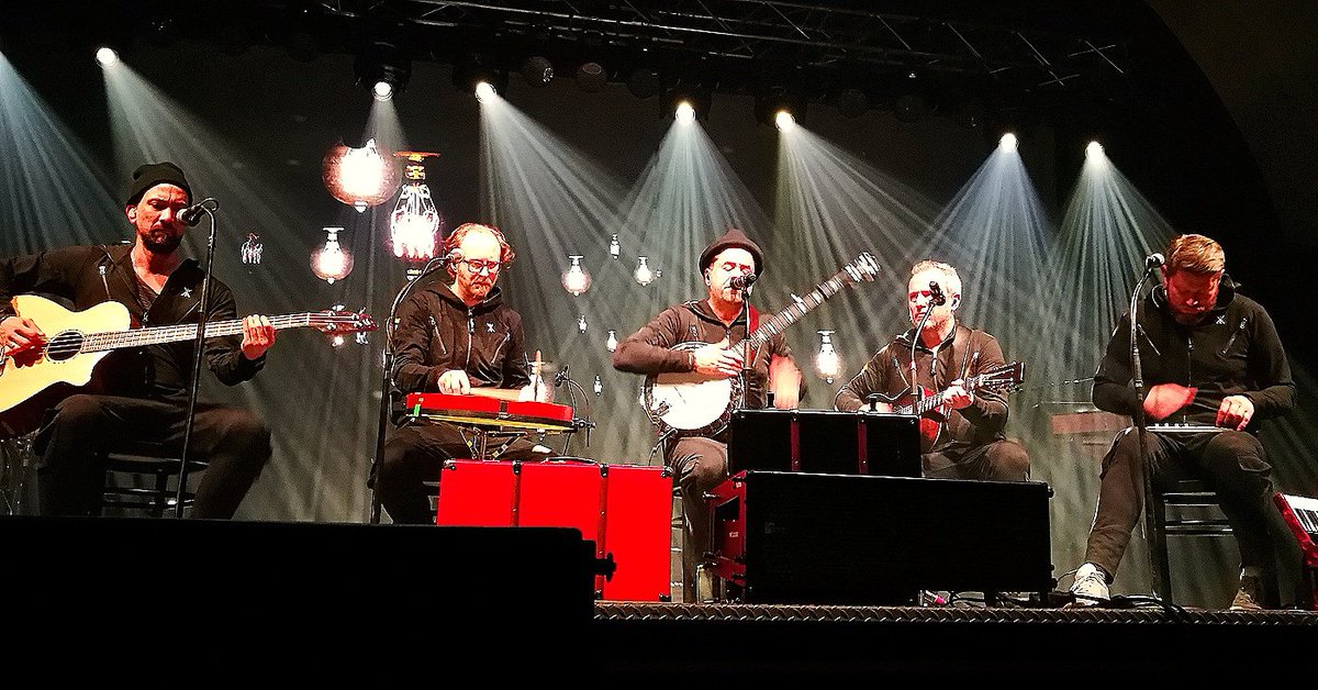 SKorsmeier's tweet photo. @JanJosefLiefers Wir sagen DANKE an euch! Es war einfach der beste Tourstart, den man sich vorstellen konnte! 😀😊🎸🎤🎶🎹🎻 https://t.co/QgaEZKFKYo