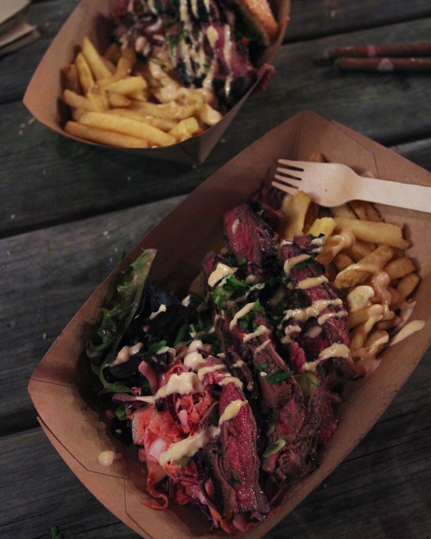 PlateExpects's tweet photo. The beats leave a little to be desired, but oh my, the meats excel themselves 🤤🥩🍻 Eating @ShantyTownBBQ @MeatStackNCL &amp; Fatboys at @MeatsBeatsFest in @Summerhallery - tickets still available for this afternoon &amp; tonight!! #EdinburghBloggers #meatandbeats https://t.co/ObOG3yGT48