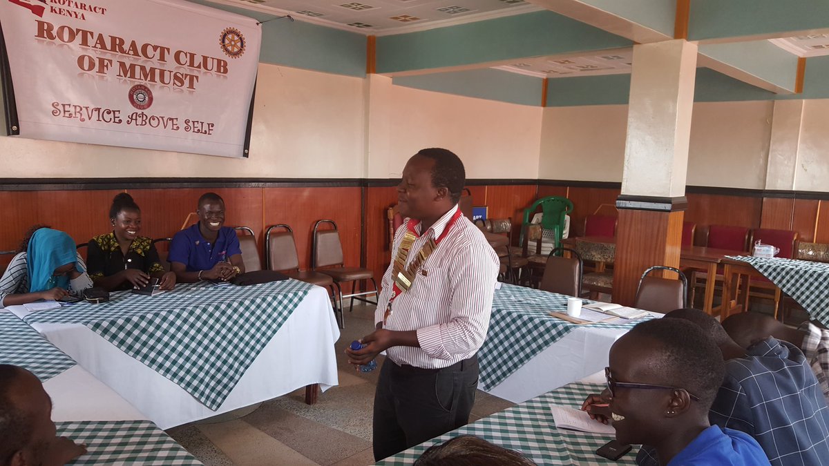 Timdogw's tweet photo. DRR BILLY @rotaract_d9212 talking on membership in Kakamega ROTS TRAINING @OdidaJr @marvolayo1 @ctfkagz @rotaract_kenya https://t.co/uL2WLqk6t6
