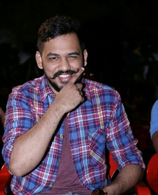 Malaraadhitya's tweet photo. gud evening friends☕☕☕

have a pleasant evening💕💕💕

that cute #Smile make my day happy and pleasant💕💕💕

#always_love_you #aadhi_crazy https://t.co/lJyM38HHEB
