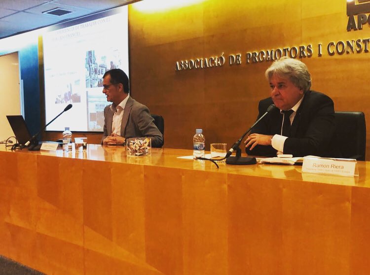 apigirona's tweet photo. <<Durant la crisis, especialment del 2009 al 2014, el client majoritari de la segona residència a la #CostaBrava era el francès>> afirma Joan Company, president d’ @apigirona a #Inmointer13 celebrada ahir a Barcelona https://t.co/jmeow4GhAb via @Observatorioin https://t.co/7YF5tQLyYY