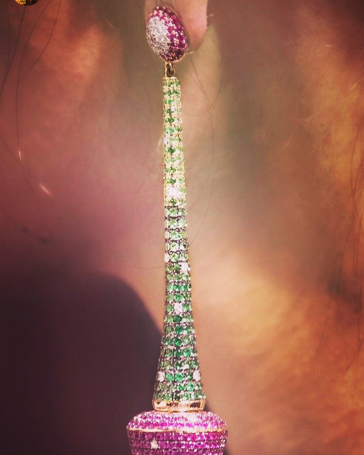 aditi_mehrotra1's tweet photo. We’re in love with these #danglers by #hanut 💖
#love #earrings #dangler #fashion #shine #vibes #style #fashionblogger #fashionredefine https://t.co/lU1FVgsPQs