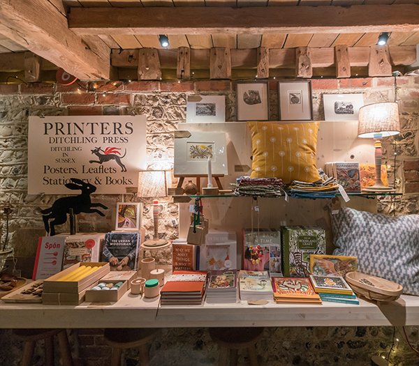 museumartcraft's tweet photo. Looking for things to do for #MothersDay tomorrow? Bring your favourite person to the museum to see #ElizabethFriedlander and #PenguinEssentials, followed by coffee and delicious cake in the Cart Lodge Café! https://t.co/dtScHZPSrH