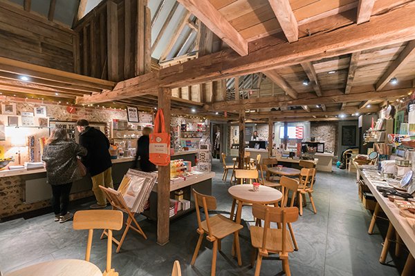 museumartcraft's tweet photo. Looking for things to do for #MothersDay tomorrow? Bring your favourite person to the museum to see #ElizabethFriedlander and #PenguinEssentials, followed by coffee and delicious cake in the Cart Lodge Café! https://t.co/dtScHZPSrH