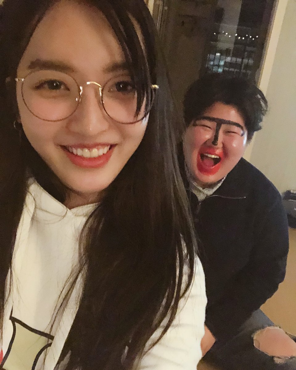 AOASnaps's tweet photo. [CHANMI INSTAGRAM(2P)] chanmi_96a: #오랜만에 언니들이랑 #게임 #진자의최후 @.ss._.boa https://t.co/w3W3xJyMte #kpopsnaps https://t.co/jMCzKEVYgv