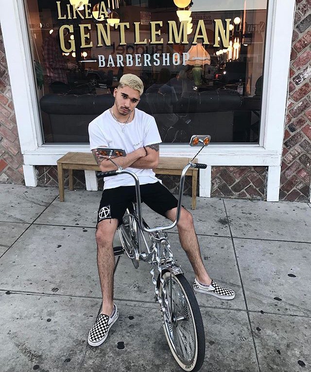 devilsflicker's tweet image. Like a gentleman