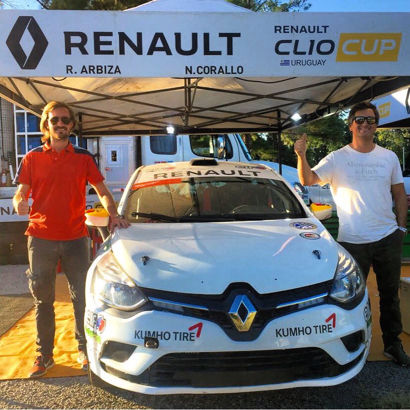 RenaultClioCupU's tweet photo. Nicolas Corallo y Rodrigo Arbiza largan en instantes sus primeros tramos de San Jose
@RenaultSport  @RallyenUruguay https://t.co/CXTnpWOSvX