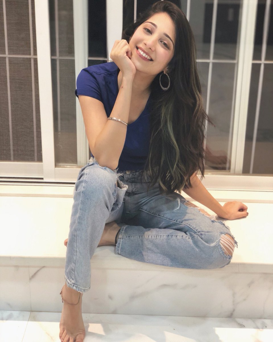 VrushyyMehta's tweet photo. Sometimes a simple smile can fix up the complications 😊
Sounds like a personal issue
#neverforgettosmile https://t.co/FDrWSso3MO