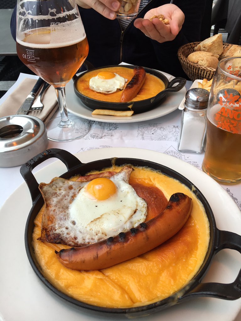 VodkaSchnip's tweet photo. En plus du public formidable, le plaisir de jouer dans le Nord Cest quand même ça : #welsh #nord #lenordcestbien #bonapetit #vegan #HealthyFood https://t.co/tmLfTS2hzm