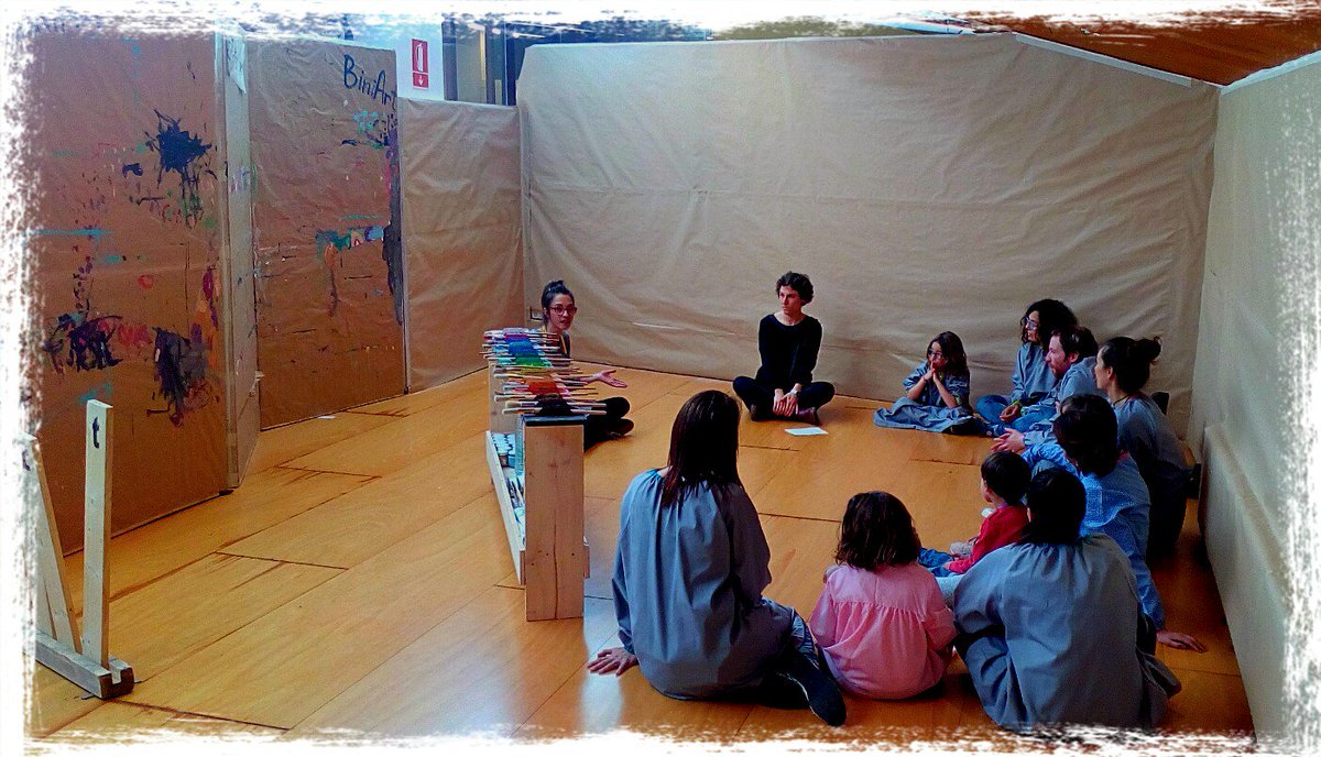 Bini_Art's tweet photo. A punt de començar el 2n taller d'avui. Viure l'experiència de pintar sense jutjar, on surt de cada un de nosaltres el de duim dedins!!! O no!! https://t.co/jZiW9aNWlD