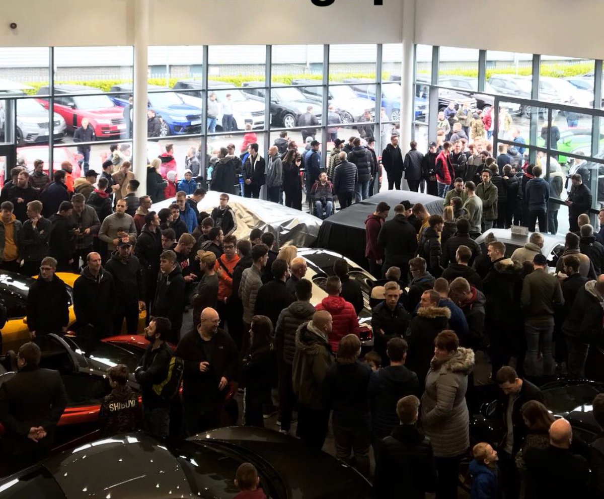 TGE_LDNM's tweet photo. Crowd building up 😏
Double collection then off to @PorscheLeeds 🚗🚗
Videos soon...
https://t.co/D1mjrTTSqU https://t.co/kR8UuTY1PM
