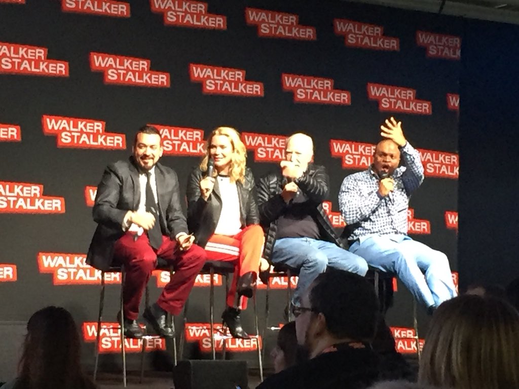 JustFocusSeries's tweet photo. Convention @WalkrStalkrCon #JFLive #JustFocus #TWD #The100 #SOA #WSCLondon
Avec @ironesingleton #laurieholden #scottwilson https://t.co/AZg3excCfl