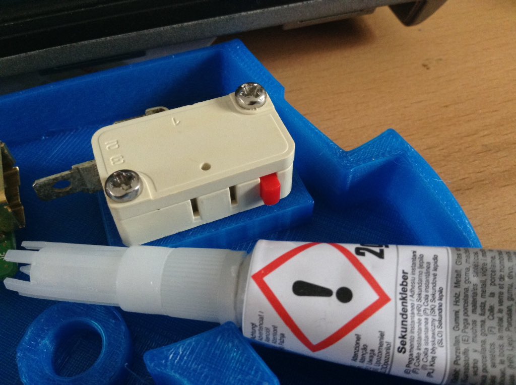 thE_rZA_Cons's tweet image. #Prototyping my #Wii gun... 

#3dprintings #diy #noclue #games #railshooter #houseofthedeadoverkill