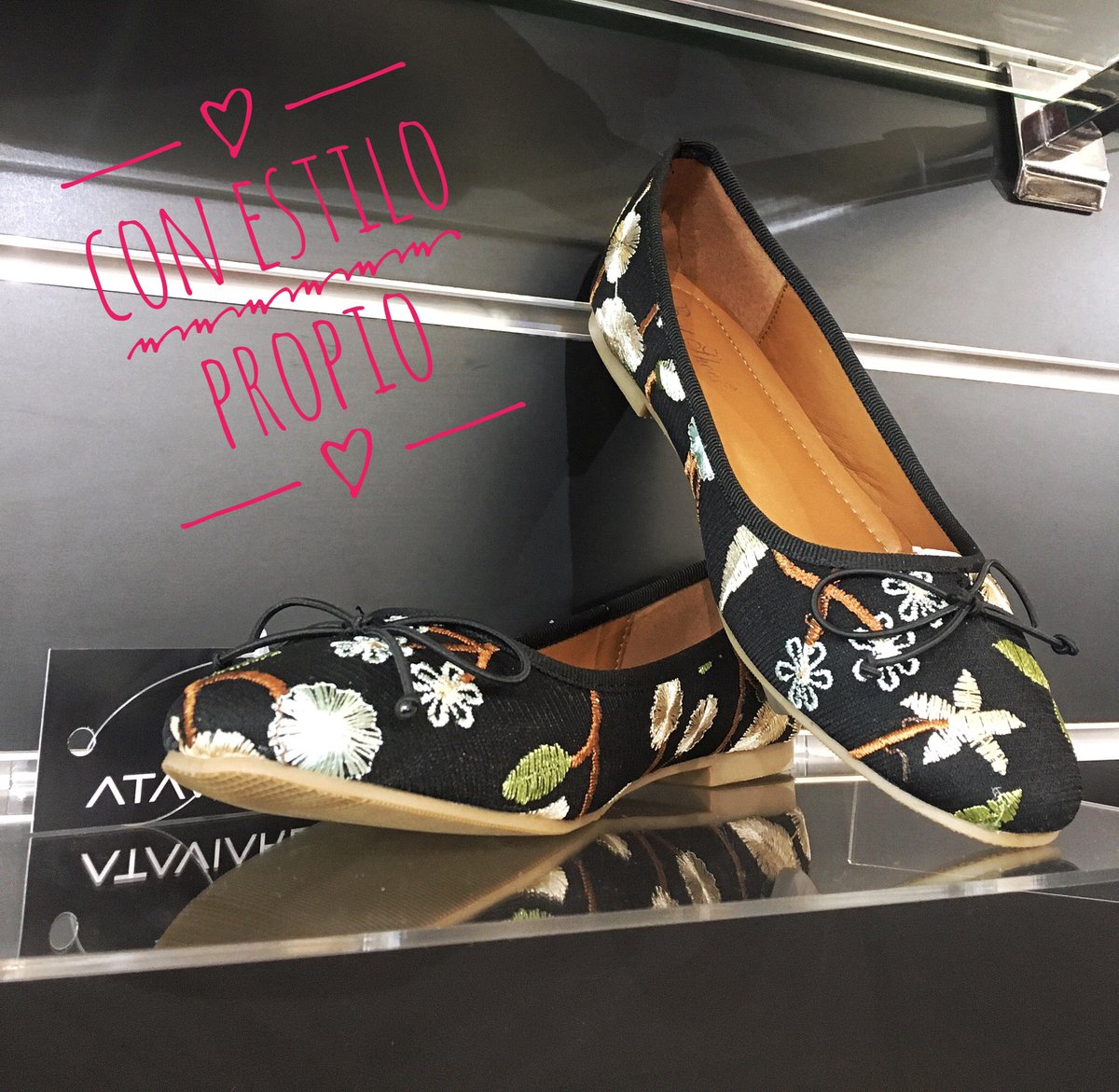 ataviare's tweet photo. Adelántate a la primavera 💐 y ven a por los zapatos que serán #tendencia
Con #estilo propio!! https://t.co/0q9l6N9uLc