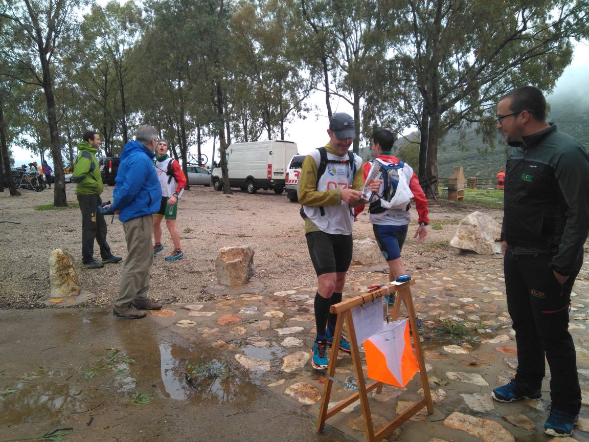 ExtremaduraRaid's tweet photo. Los primeros equipos van pasando por la T2, en Risco, después de un treking que la lluvia les ha ofrecido resistencia, pero ahí van esos raiders. Esto en un Raid de la #Lexra, esto es #Extremadura, #La Siberia, Candidatura de la Reserva de la Biosfera. https://t.co/y3NVbor8YV