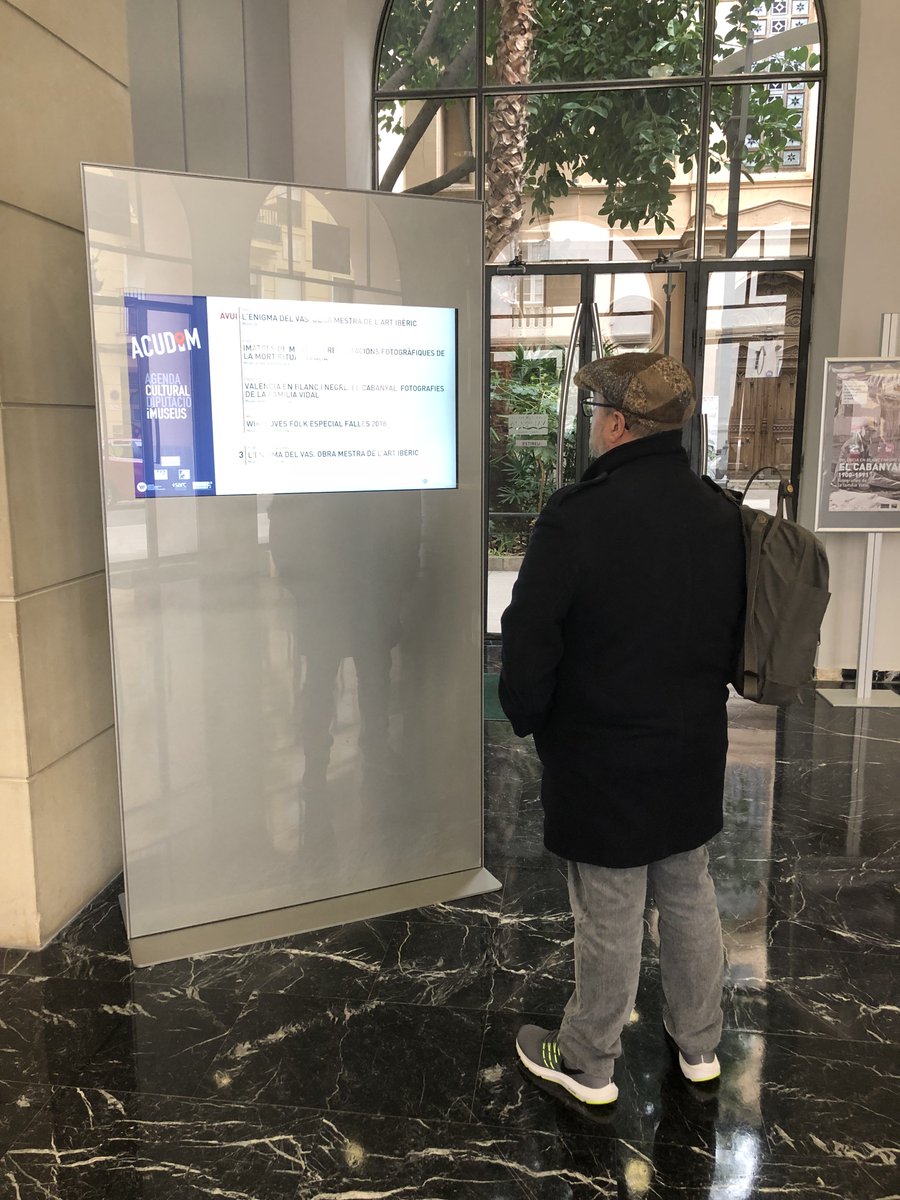 letnomuseu's tweet photo. 😉 #Sabeuque ara conèixer tot el que t'interessa de nosaltres és més fàcil👌 amb el nou punt d'informació? A més, pots fer-te amb #ACUDIM, el fullet del programa d’activitats de l'Àrea de Cultura de la @dipvalencia 🆒
👩💻 https://t.co/HshfuDlHdK
#museus #quehacerenvalencia https://t.co/swmSRe1743