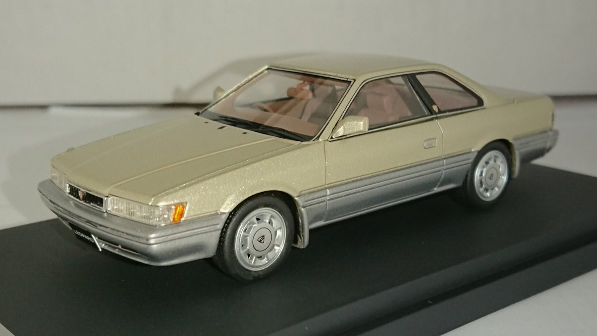 すぱいかあz Mark43 1 43 Pm4338gs Nissan Leopard F31 Ultima 1986 Gold Metallic Two Tone Nissan Leopard F31 Mark43 Modelcar あぶない刑事 日産 レパード T Co M8leedijny