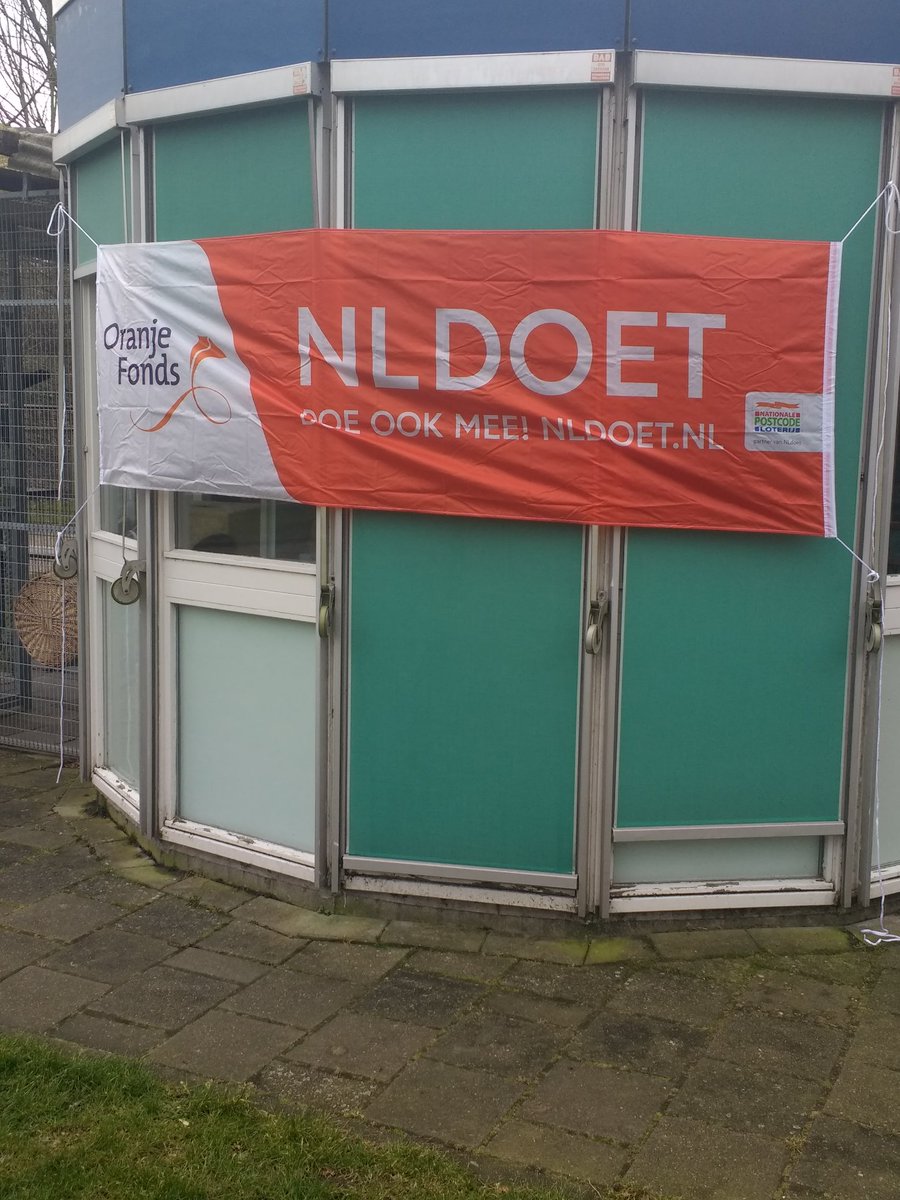 MsChelize's tweet photo. Leuk, vandaag @NLDOET klusje afmaken samen met @HaagseUitdaging @VanAmeyde_NL @VanAmeyde met een leuke tekening van @BoyBoelhouwer  voor het @HaagsAsiel als puntje op de i.

#NLdoet #nldoet2018 #haagseuitdaging #dierencentrum #dierenasiel #haagsasiel #vrijwilligerswerk https://t.co/tUJMgEs8sU