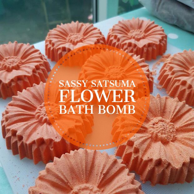 cheddarartists's tweet photo. 2018 CHAFF member Lindsay Capps making handcrafts artisan soaps, bath bombs and skincare products. She offers creative workshops
#cheddarartists #bathsoaps #artisan #artisansoaps #skincare #bathbombs #skincare #handcraftsoaps #cheddarartsfringefestival2018 https://t.co/s3qz1pFDub