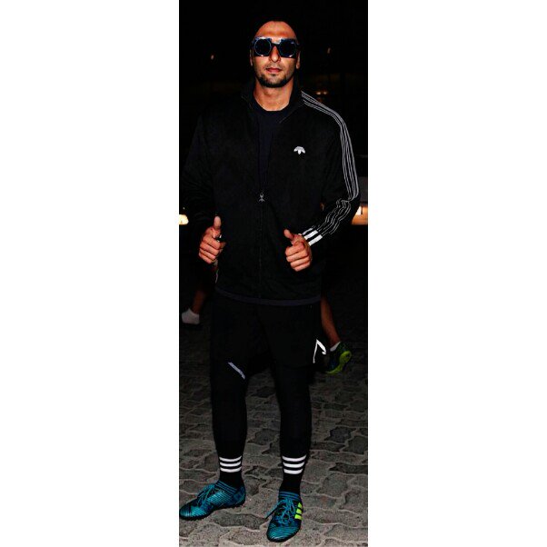 RanveerBest's tweet photo. 😎 https://t.co/aOG4IRDYJq