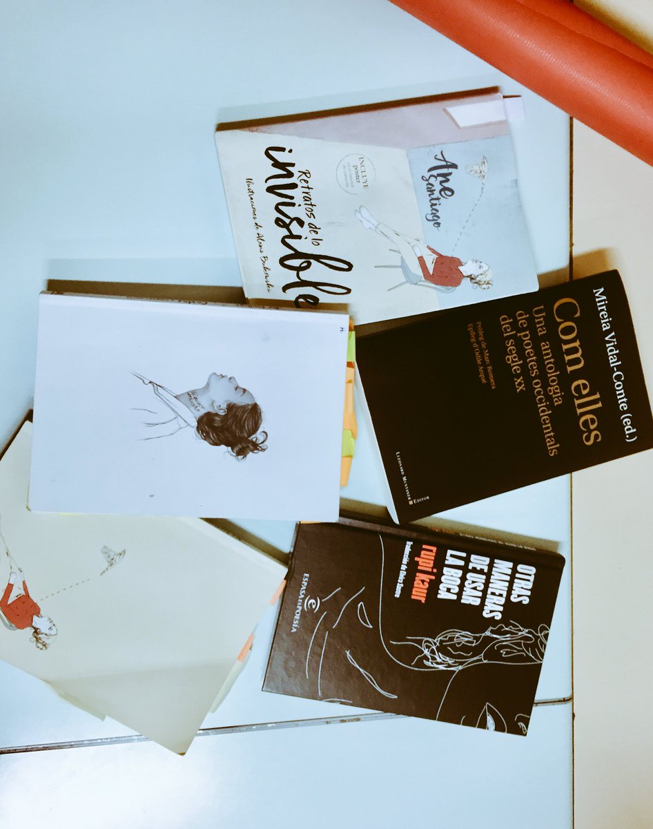 SomLesMiles's tweet photo. Vam acabar la setmana fent un recital de poesia d’autores femenines per celebrar el #DiaInternacionaldelesDones @sicafe @stMiq #HumanitatsSantMiquelDelsSants https://t.co/eaWV5dhdgD