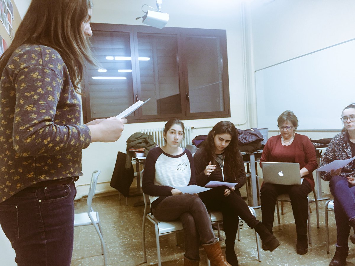 SomLesMiles's tweet photo. Vam acabar la setmana fent un recital de poesia d’autores femenines per celebrar el #DiaInternacionaldelesDones @sicafe @stMiq #HumanitatsSantMiquelDelsSants https://t.co/eaWV5dhdgD