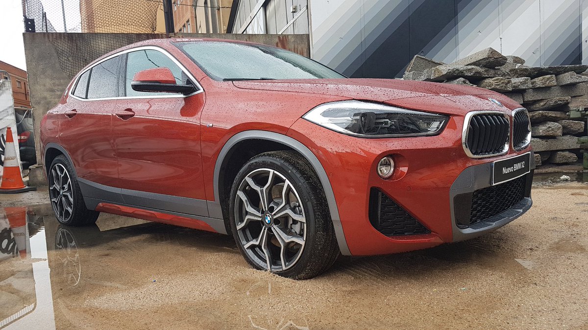 MT_Design_Autos's tweet photo. Hoy toca presentación del nuevo @BMWEspana #X2 en Madrid en un entorno que le sienta fenomenal. https://t.co/6hFtZUYIrY