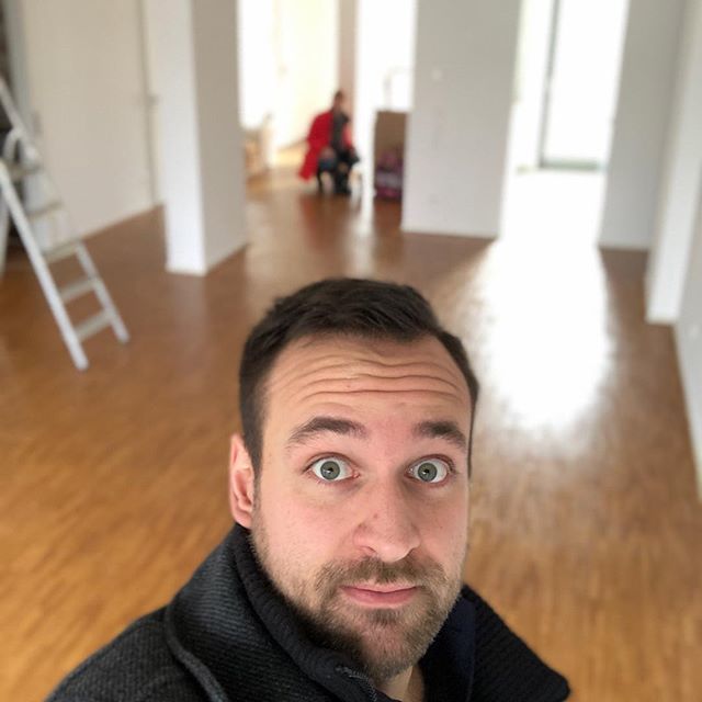 schlimmson's tweet photo. All pieces finished, now waiting for the move next Thursday! #ms4life #mylifeinboxes #newflat #vlog #solopreneur #entrepreneur #entrepreneurlife https://t.co/BUahU2uatH https://t.co/fdftaMgvcB