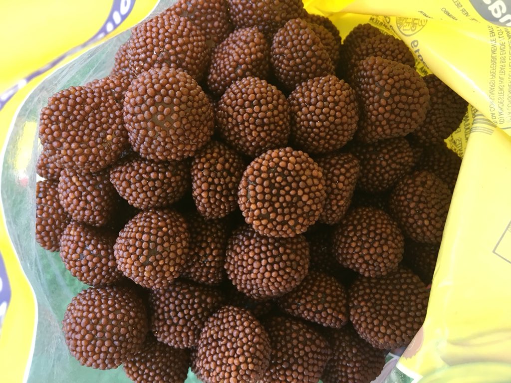 Fini_golosinas's tweet photo. Hoy jugamos por las 2 últimas #FiniPiñata90K... ¿Preparados/as? 
🔨 Síguenos
🔨 Golpea la piñata haciendo RT
La primera de ellas incluye un estuche de torcidas frambuesa y una bolsa de 1 kilo de jelly berry de cola 🤤
¡A las 16:00h se romperá con uno de vuestros golpes! https://t.co/dEAi8pp5DF